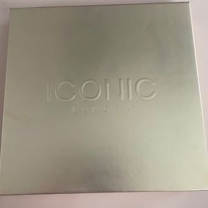 Iconic London Day to slay eyeshadow palette